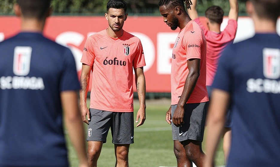 Metropolitano và băng ghi âm bị chọn lọc: cuộc chiến ẩn sau trận derby Madrid
