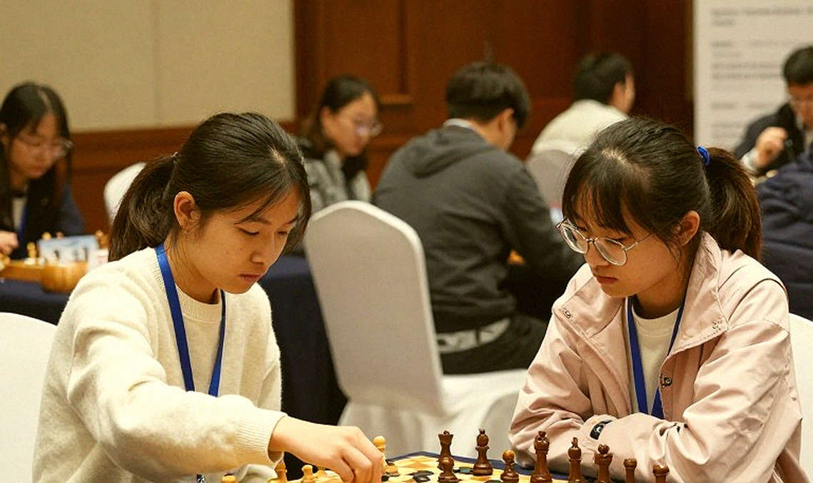 Liang thắng Niemann: Khi một cái tên che khuất cả một ván cờ