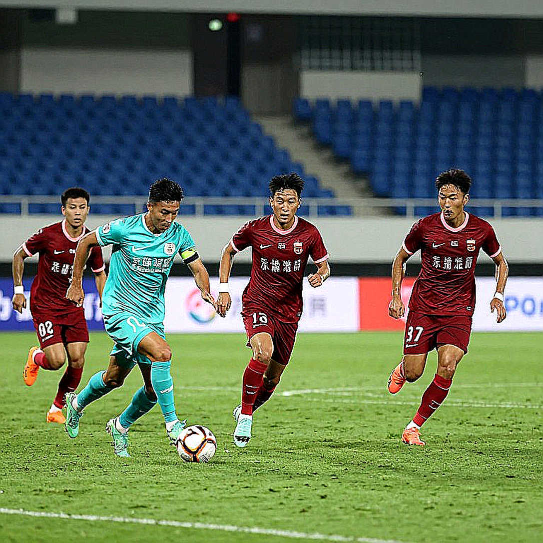 Nhịp điệu V.League: Những khoảng lặng định hình mùa giải Nhịp điệu V.League: Những khoảng lặng định hình mùa giải