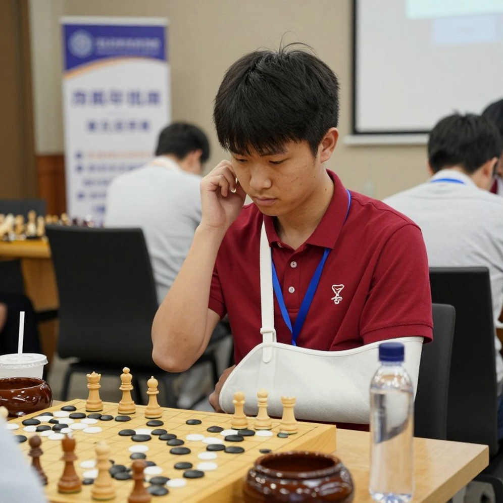 Carlsen và giới hạn con người: Khi AI san phẳng lợi thế chuẩn bị, kỳ vương chọn cách thắng nhanh hơn