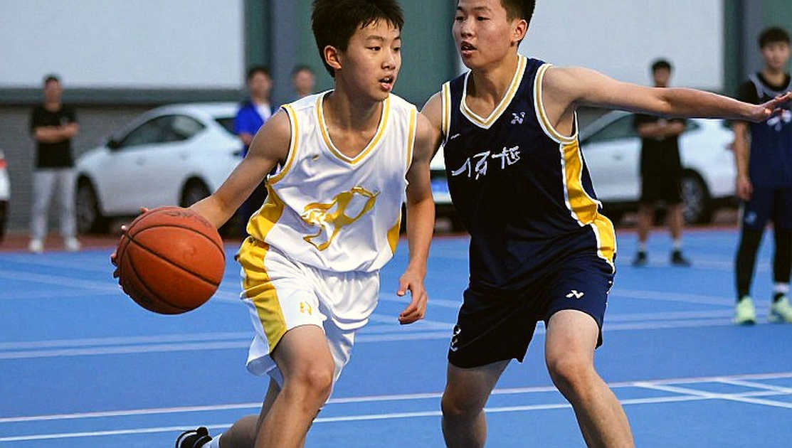 Alwi Farhan Spars With Kento Momota Ahead of Asian Games 2026: The Part Data Never Touches Alwi Farhan Spars With Kento Momota Ahead of Asian Games 2026: The Part Data Never Touches