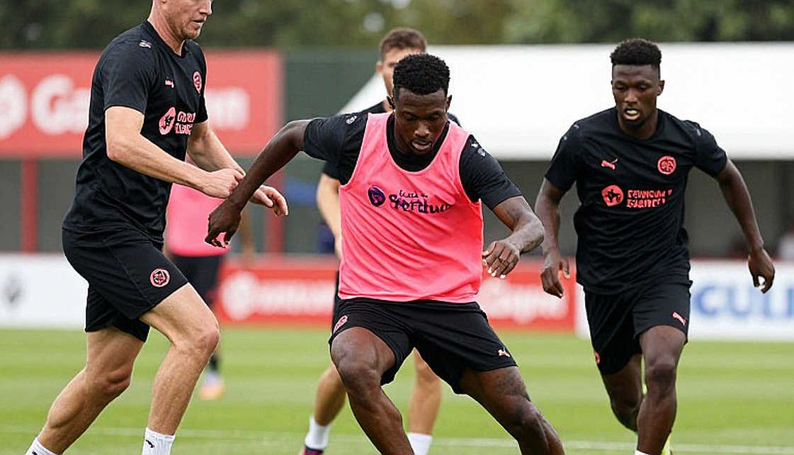 Genesio ca ngợi Enrique trước đại chiến Marseille – PSG: 'Chúng ta sẽ thấy PSG của Champions League'