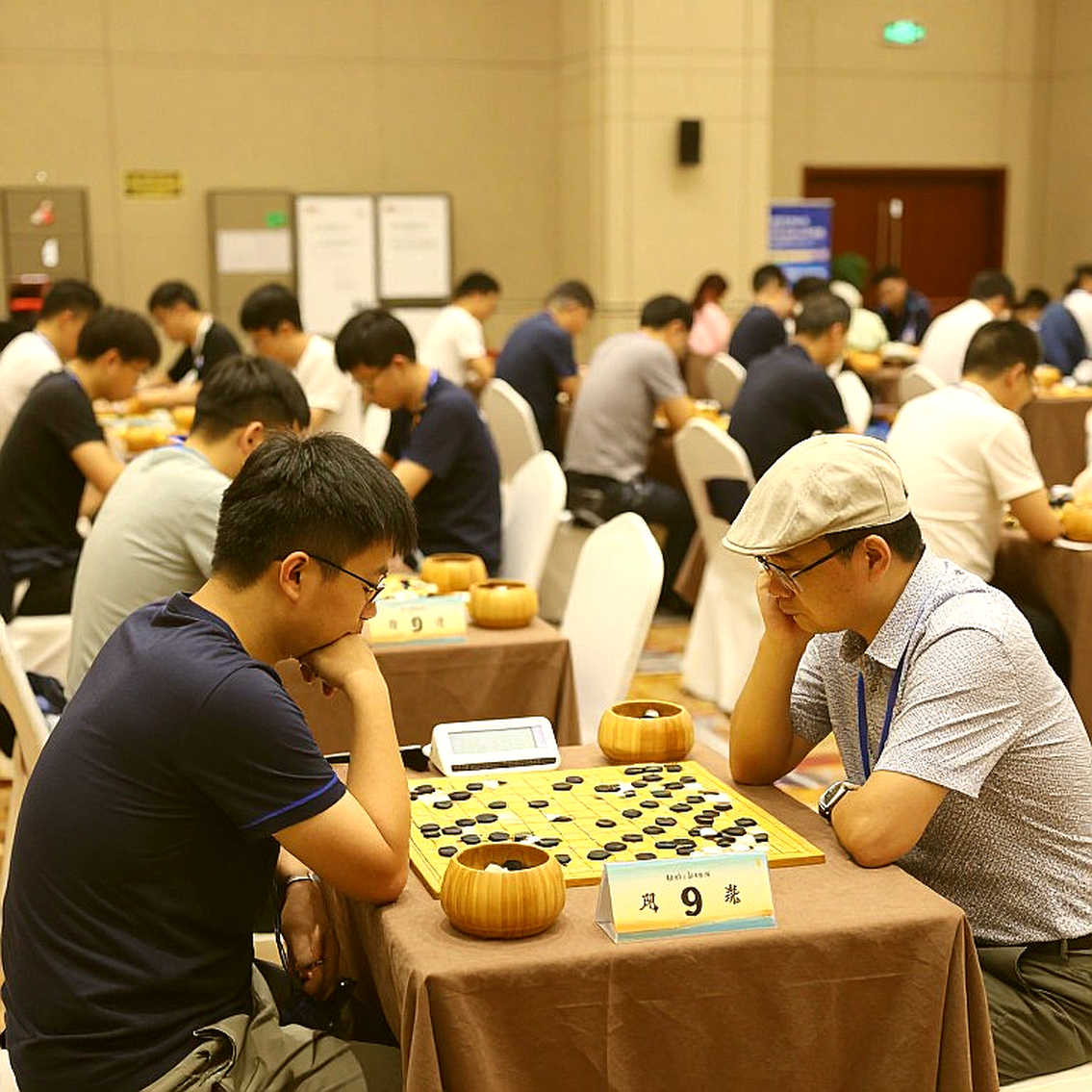 Elephant Gambit và giới hạn của nước cờ bất ngờ: Đọc lại một giáo trình cờ vua bằng dữ liệu