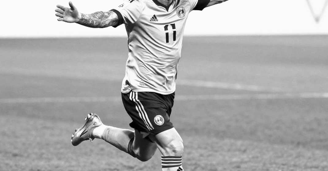 Declan Rice thoát thẻ đỏ: Một ngưỡng luật, hai cách đọc Declan Rice thoát thẻ đỏ: Một ngưỡng luật, hai cách đọc